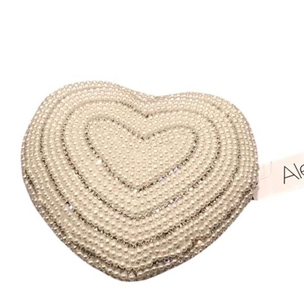 Alessia Pearl Heart Clutch Purse